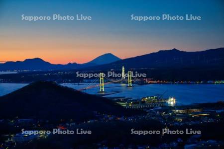 測量山より白鳥大橋夜景