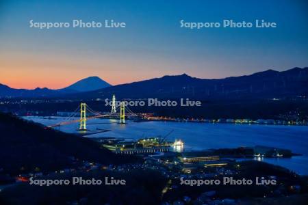 測量山より白鳥大橋夜景