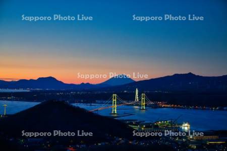 測量山より白鳥大橋夜景