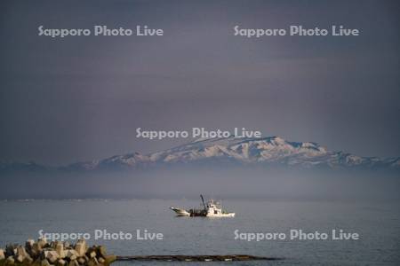 野付半島　漁船