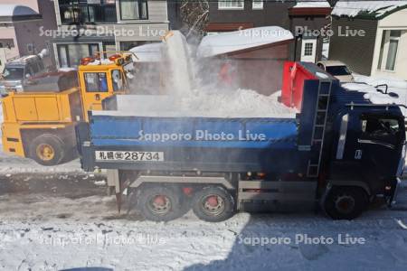 住宅街の除排雪作業