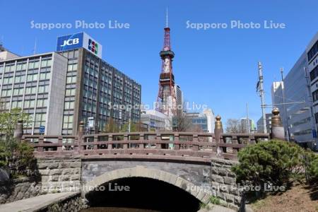 創成川公園創成橋とテレビ塔