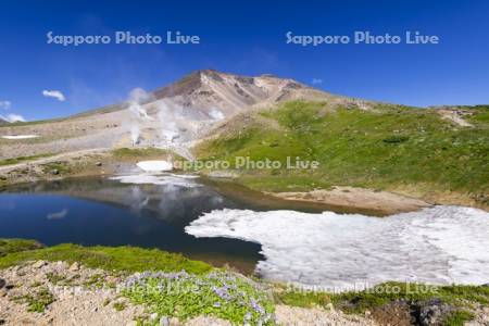 大雪山旭岳と姿見の池
