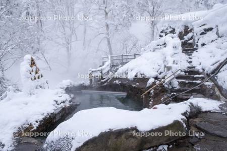 雪の中吹上露天の湯温泉