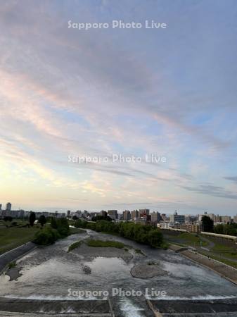 幌平橋より豊平川の夕景